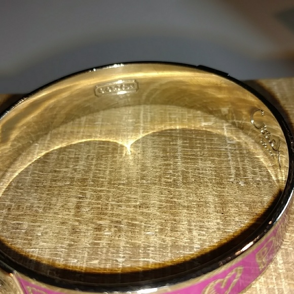 COACH POPPY HEART BANGLE BRACELET - Picture 5 of 8